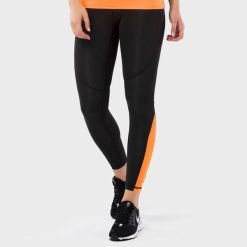 Kobieta Fitness Legginsy sportowe ze średnim stanem Fit Max SIROKO Czarny. Brązowe obuwie trekkingowe damskie SIROKO. Za 122.95 zł.