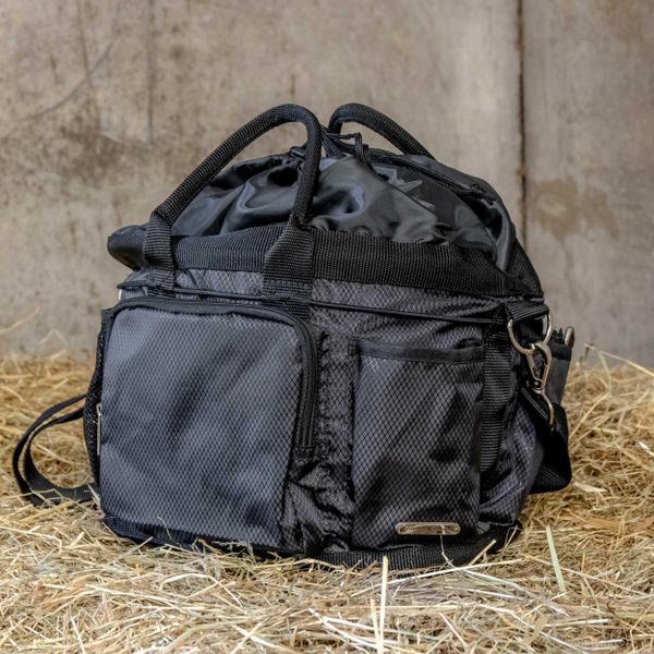 Torba do groomingu Harry's Horse Essential. Czarne torebki klasyczne damskie HARRYS HORSE, bez wzorów, bez dodatków. Za 187.50 zł.