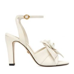 Sandały GINO ROSSI. Białe sandały damskie Gino Rossi, bez wzorów, bez obcasa, na słupku. Za 429.99 zł.