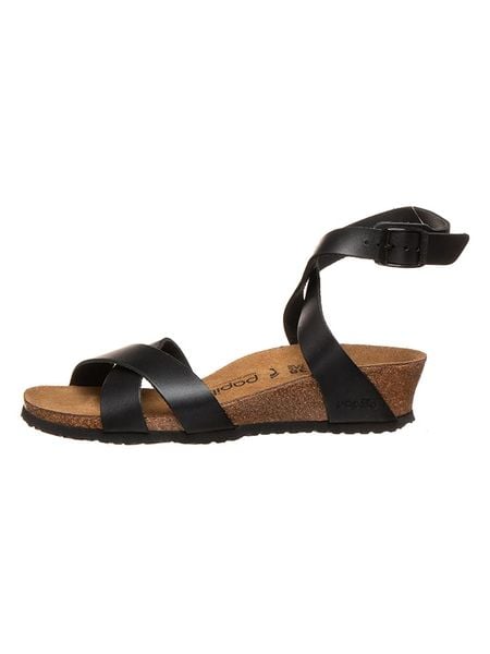 Papillio Skórzane sandały "Lola" w kolorze czarnym na koturnie rozmiar: 39. Czarne sandały damskie Papillio, bez wzorów, bez obcasa, na koturnie. Za 200.13 zł.