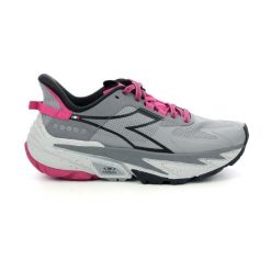 Buty do biegania damskie Diadora Equipe Sestriere-XT. Czarne obuwie do biegania damskie Diadora, do biegania. Za 499.99 zł.
