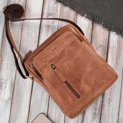 Listonoszka męska na ramię skórzana torba męska koniakowa vintage Paolo Peruzzi AY-04-HCG. Torby męskie na ramię bez wzorów, z nylonu, na ramię. Za 149.00 zł.