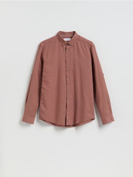 Strukturalna koszula regular fit - fioletowy. Fioletowe koszule męskie Reserved, l, bez wzorów, z bawełny, bez kołnierzyka, bez ramiączek. Za 129.99 zł.