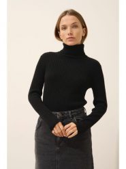 Just Cashmere Kaszmirowy golf "Miraya" w kolorze czarnym rozmiar: XXL. Czarne golfy damskie Just Cashmere, xxl, bez wzorów, z kaszmiru, bez ramiączek. Za 334.27 zł.