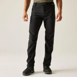 Geo Softshell II Męskie wodoodporne spodnie turystyczne. Czarne spodnie materiałowe męskie Regatta, bez wzorów, z softshellu, sportowe. W wyprzedaży za 278.15 zł.
