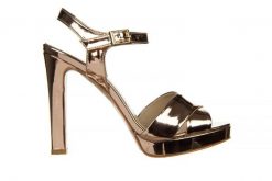 Sandały Bayla-187 281-7351 Rose 187035, Różowe złoto, Skóra ekologiczna - 40. Żółte sandały damskie Bayla, bez wzorów, z lakierowanej skóry, bez obcasa, na obcasie. W wyprzedaży za 134.10 zł.