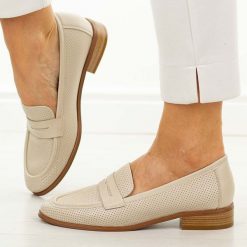 Beżowe ażurowe mokasyny damskie Potocki 12785. Brązowe mokasyny damskie POTOCKI, z jeansu. Za 189.00 zł.