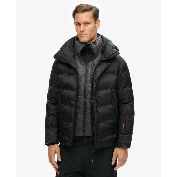 Kurtka narciarska SPORT z pikowaniami. Czarne kurtki narciarskie i snowboardowe damskie Superdry., m, bez wzorów, bez kaptura, narciarskie. W wyprzedaży za 1,000.45 zł.