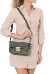 Lia Biassoni Skórzana torebka "Camoscio" w kolorze oliwkowym - 24 x 16 x 7 cm rozmiar: onesize. Zielone torebki klasyczne damskie Lia Biassoni, bez wzorów, z materiału, bez dodatków. Za 343.73 zł.