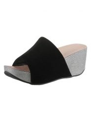 Heine Klapki w kolorze czarnym na koturnie rozmiar: 39. Czarne klapki damskie Heine, bez wzorów, bez obcasa, na koturnie. Za 84.95 zł.