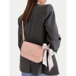 Torebka MEXX. Czerwone listonoszki damskie Mexx, bez wzorów, bez dodatków. Za 149.99 zł.