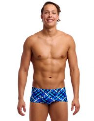 Kąpielówki Funky Trunks Under Over - trunki męskie. Niebieskie kąpielówki męskie FUNKY TRUNKS, l, bez wzorów, z materiału, do pływania. Za 159.00 zł.