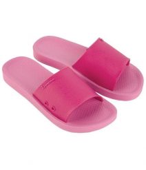 Klapki damskie obuwie plażowe Ipanema Classic Slide Fem. Czerwone klapki damskie Ipanema, z aplikacjami, z gumy, bez obcasa, na płaskiej podeszwie. Za 75.04 zł.
