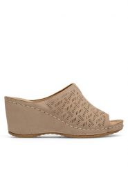 Clara Barson Klapki WYL0510-05 Beżowy. Brązowe klapki damskie Clara Barson, bez wzorów, z syntetyku, bez obcasa. Za 53.99 zł.