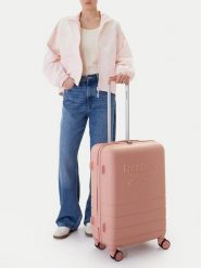 Reebok Walizka średnia CEO-RBK-WAL-011-M Różowy. Czerwone walizki Reebok, bez wzorów, z tworzywa sztucznego, średnie. Za 299.99 zł.