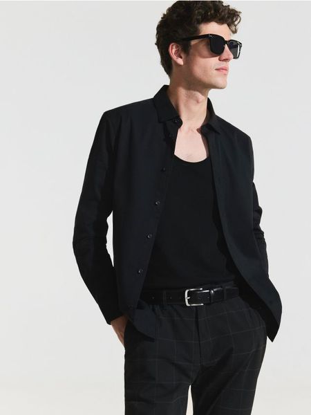 Koszula super slim z bawełną egipską - czarny. Czarne koszule męskie Reserved, l, bez wzorów, z bawełny, bez kołnierzyka, bez ramiączek. Za 129.99 zł.