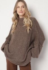 Jasnobrązowy Golf z Wełną o Kroju Oversize z Obniżoną Linią Ramion Lilenae. Brązowe golfy damskie Born2be, bez wzorów, z jeansu, bez ramiączek. Za 159.99 zł.