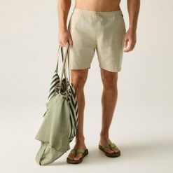 Męskie spodenki Hadlin. Białe szorty męskie Regatta, z bawełny, bez kołnierzyka. Za 279.99 zł.