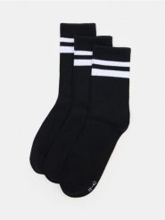 Długie skarpetki OEKO-TEX 3 pack - czarny. Czarne skarpetki męskie Sinsay, bez wzorów. Za 17.99 zł.