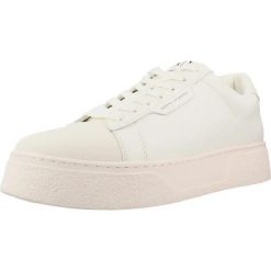 Buty ARMANI EXCHANGE XM001666 AF3130 Biały. Białe buty fitness męskie Armani Exchange, na fitness i siłownię. Za 667.99 zł.