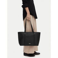 Torebka MEXX. Czarne torebki klasyczne damskie Mexx, bez wzorów, bez dodatków. Za 249.99 zł.
