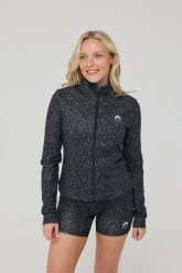 Kurtka Infinite Cropped Zipped – czarna panterka. Czarne kurtki damskie OOSC, na zimę, xs, bez wzorów, z materiału, bez kaptura. Za 245.99 zł.