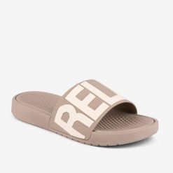 Klapki damskie Coqui. Brązowe klapki damskie Coqui, bez wzorów, bez obcasa. Za 140.99 zł.