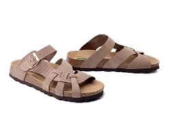 DR. BRINKMANN 701006-08 taupe, klapki damskie. Brązowe klapki damskie Dr. Brinkmann, bez wzorów, ze skóry, bez obcasa. Za 246.42 zł.