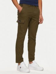 Tommy Jeans Spodnie materiałowe Austin DM0DM18940 Zielony Slim Fit. Zielone spodnie materiałowe męskie Tommy Jeans, bez wzorów, z bawełny. Za 359.99 zł.