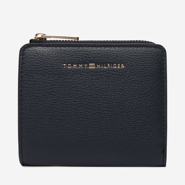 Portfel Tommy Hilfiger. Niebieskie portfele damskie Tommy Hilfiger, bez wzorów. Za 229.99 zł.