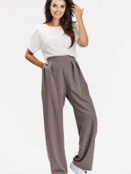 Spodnie Damskie Model A674 Taupe - awama. Spodnie materiałowe damskie Awama, bez wzorów, z elastanu, eleganckie, z podwyższonym stanem. Za 356.58 zł.