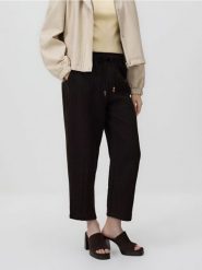 Spodnie z wiskozą - brązowy. Brązowe spodnie materiałowe damskie Reserved, bez wzorów, z tkaniny. Za 99.99 zł.