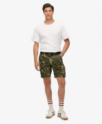 Superdry Core Cargo Shorts – Relaxed fit, średniej grubości twill. Zielone szorty męskie Superdry., bez wzorów, z bawełny, klasyczne. Za 322.70 zł.