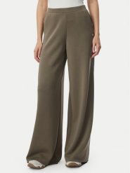 Guess Spodnie dresowe V4YB07 KCAY2 Khaki Regular Fit. Brązowe spodnie dresowe damskie Guess, xxs, z aplikacjami, z dresówki. Za 394.99 zł.