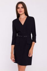 Elegancka sukienka mini z dekoltem V i paskiem czarna. Czarne sukienki damskie Stylove, do pracy, xxl, bez wzorów, biznesowe, bez kołnierzyka, bez ramiączek, mini. Za 479.00 zł.