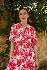 Wiskozowa sukienka midi czerwona. Czerwone sukienki damskie MOODO, l, bez wzorów, z wiskozy, bez kołnierzyka, bez ramiączek, midi. Za 149.99 zł.