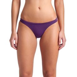 Figi do kostiumów kąpielowych dla kobiet Arena Team Solid. Fioletowe bikini damskie Arena, bez wzorów. Za 129.00 zł.