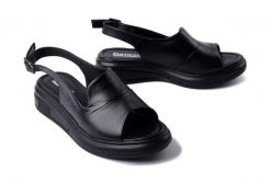 ARTIKER RELAKS 56C0730 czarny, sandały damskie. Czarne sandały damskie Artiker Relaks, bez wzorów, bez obcasa, na koturnie. Za 174.93 zł.