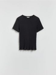 T-shirt slim fit - czarny. Czarne t-shirty męskie Reserved, l, bez wzorów, z bawełny, bez kołnierzyka. W wyprzedaży za 45.99 zł.