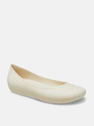 Crocs Baleriny "Brooklyn" w kolorze kremowym rozmiar: 34/35. Brązowe baleriny damskie Crocs, bez wzorów, bez obcasa. Za 72.45 zł.