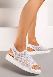 Białe Stylowe Sandały z Plecionymi Detalami i Paskiem na Piętę Matirra. Białe sandały damskie Renee, bez wzorów, bez obcasa, na płaskiej podeszwie. Za 74.99 zł.