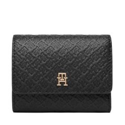 Portfel Tommy Hilfiger. Czarne portfele damskie Tommy Hilfiger, bez wzorów. Za 289.99 zł.