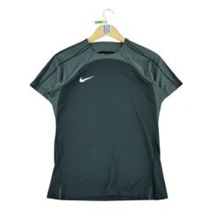 Second life - Nike koszulka męska z krótkim rękawem - Stan bardzo dobry. Czarne t-shirty sportowe męskie Nike, l, bez ramiączek, na fitness i siłownię. Za 63.86 zł.
