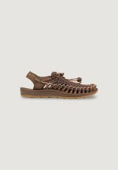 Buty sportowe Kobieta KEEN Uneek. Brązowe buty sportowe na co dzień damskie Keen, bez wzorów, z syntetyku, trekkingowe. Za 514.15 zł.