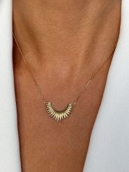 DI GIORGIO Pozłacany naszyjnik z elementem ozdobnym - dł. 40 cm rozmiar: onesize. Żółte naszyjniki damskie DI GIORGIO, pozłacane. Za 100.99 zł.