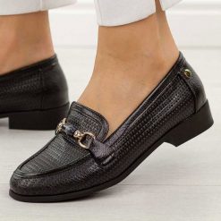 Czarne półbuty damskie M.Daszyński 25113-8. Czarne półbuty damskie M.Daszyński, bez wzorów, z materiału, biznesowe, bez obcasa, na płaskiej podeszwie. Za 179.00 zł.