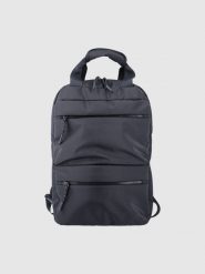 4F Plecak miejski (14 L) z kieszenią na laptopa - czarny Uniwersalny. Czarne plecaki damskie 4f, bez wzorów, z syntetyku, eleganckie. W wyprzedaży za 129.99 zł.