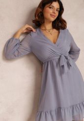 Niebieska Sukienka Iphina. Niebieskie sukienki damskie Renee, l, z aplikacjami, z materiału, eleganckie, bez kołnierzyka, bez ramiączek, mini, kopertowe. W wyprzedaży za 76.99 zł.