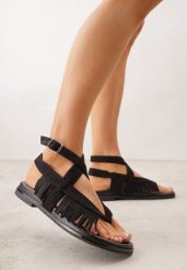 Czarne Sandały Typu Rzymianki Ozdobione Frędzlami Casasos. Czarne sandały damskie Renee, bez wzorów, z koronki, bez obcasa, na płaskiej podeszwie. Za 119.99 zł.