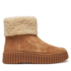 Botki Clarks. Brązowe botki damskie Clarks, bez obcasa, na płaskiej podeszwie, bez zapięcia. Za 609.99 zł.